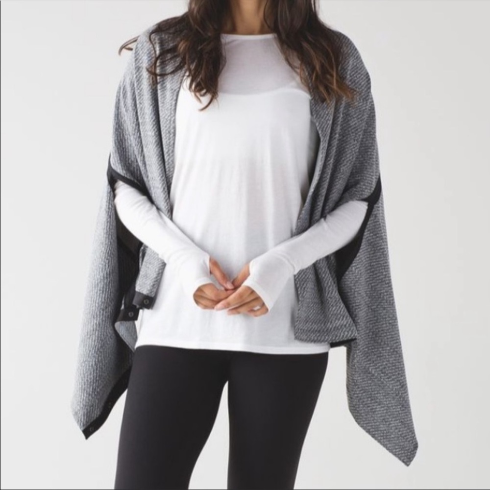 LULULEMON Gray Vinyasa Wrap